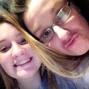 Meet your Posher, Mia